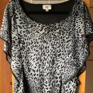 Eci  blouse size M ( New, no tag)